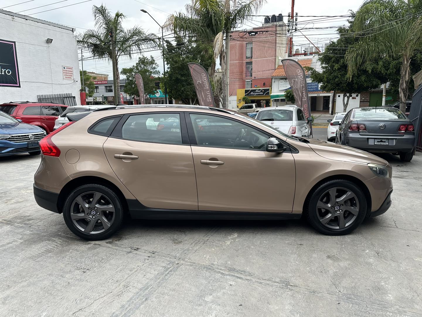 VOLVO V40  CROSS COUNTRY - 2014