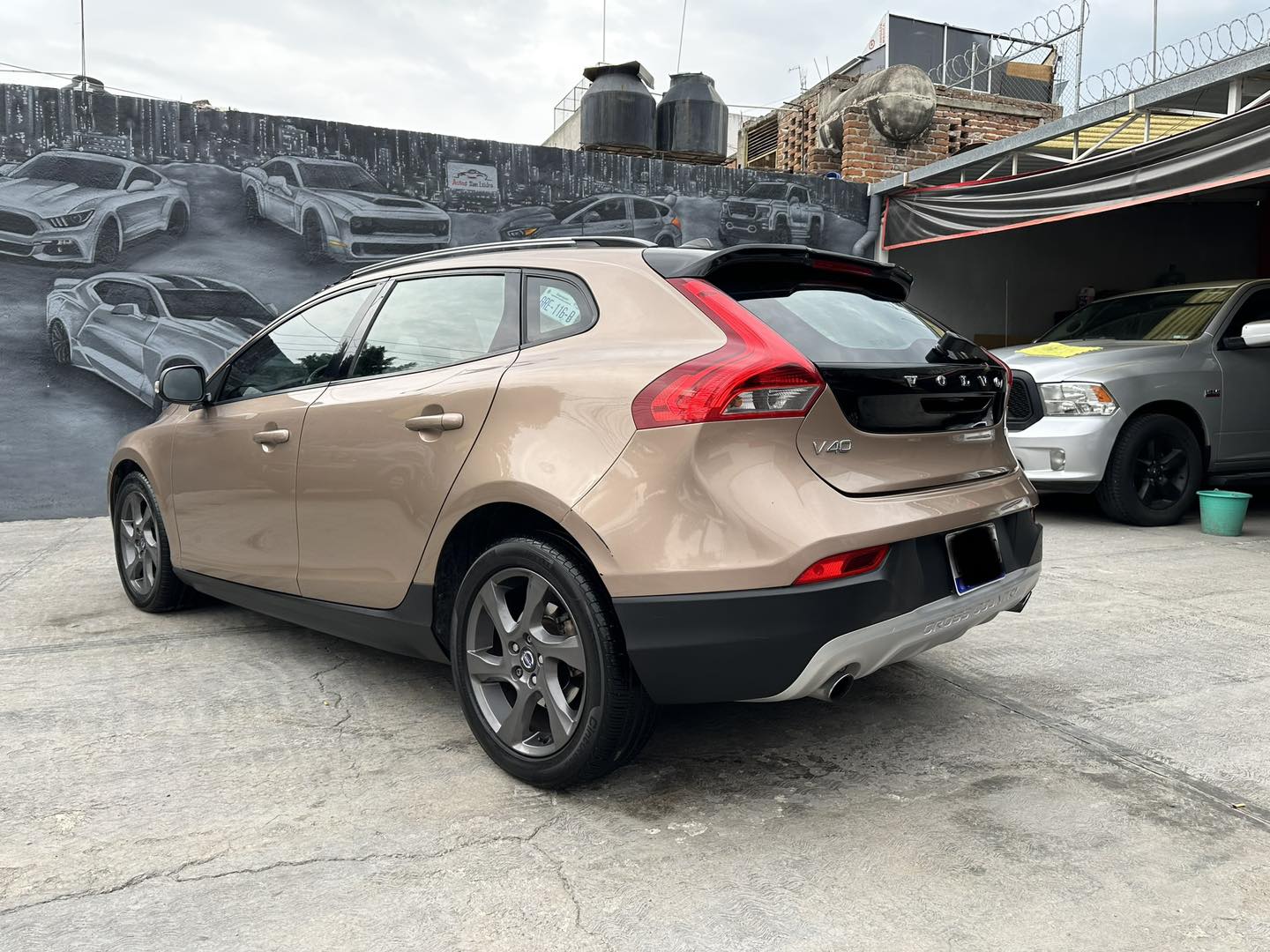 VOLVO V40  CROSS COUNTRY - 2014