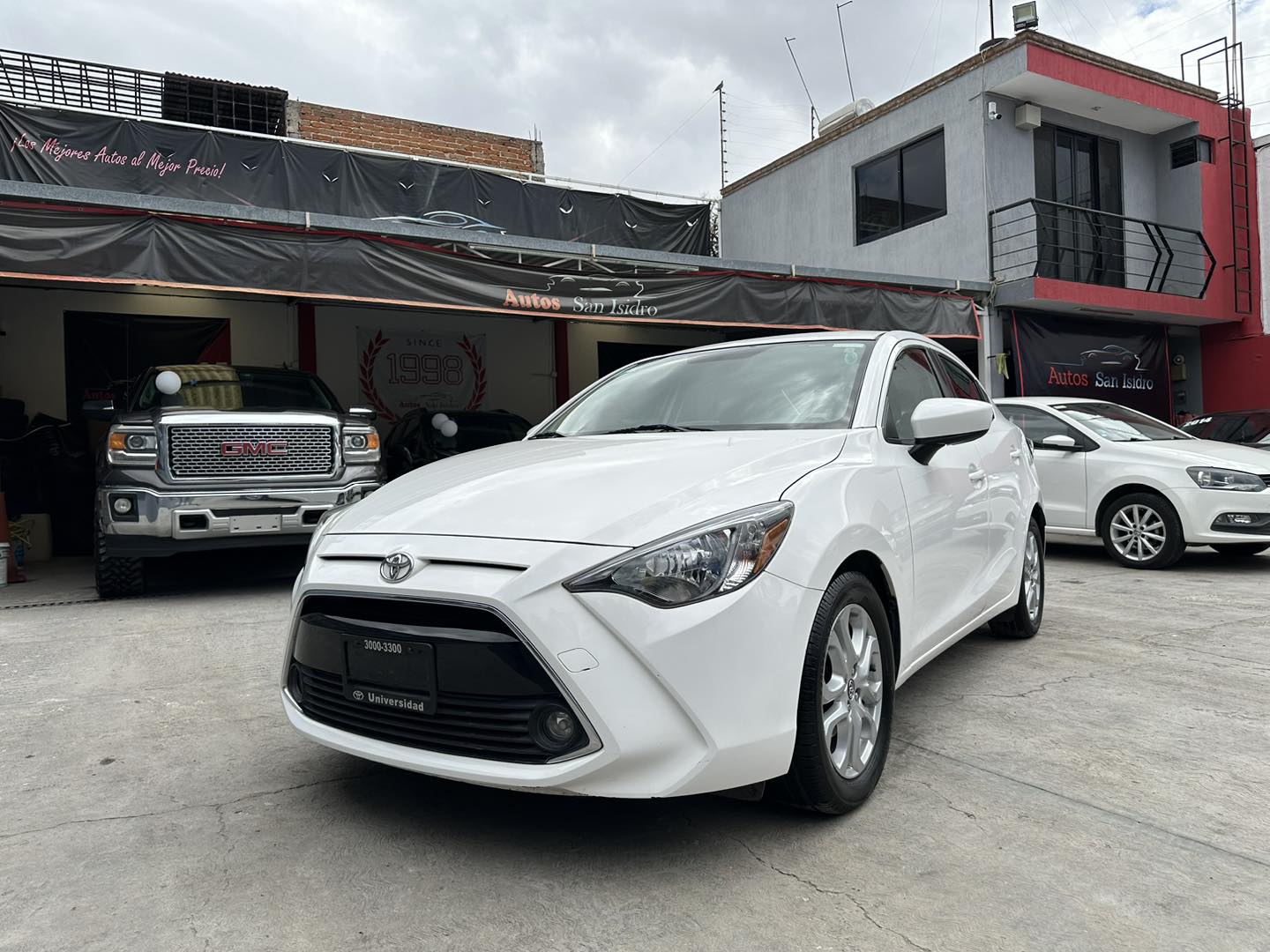 YARIS - R - 2016