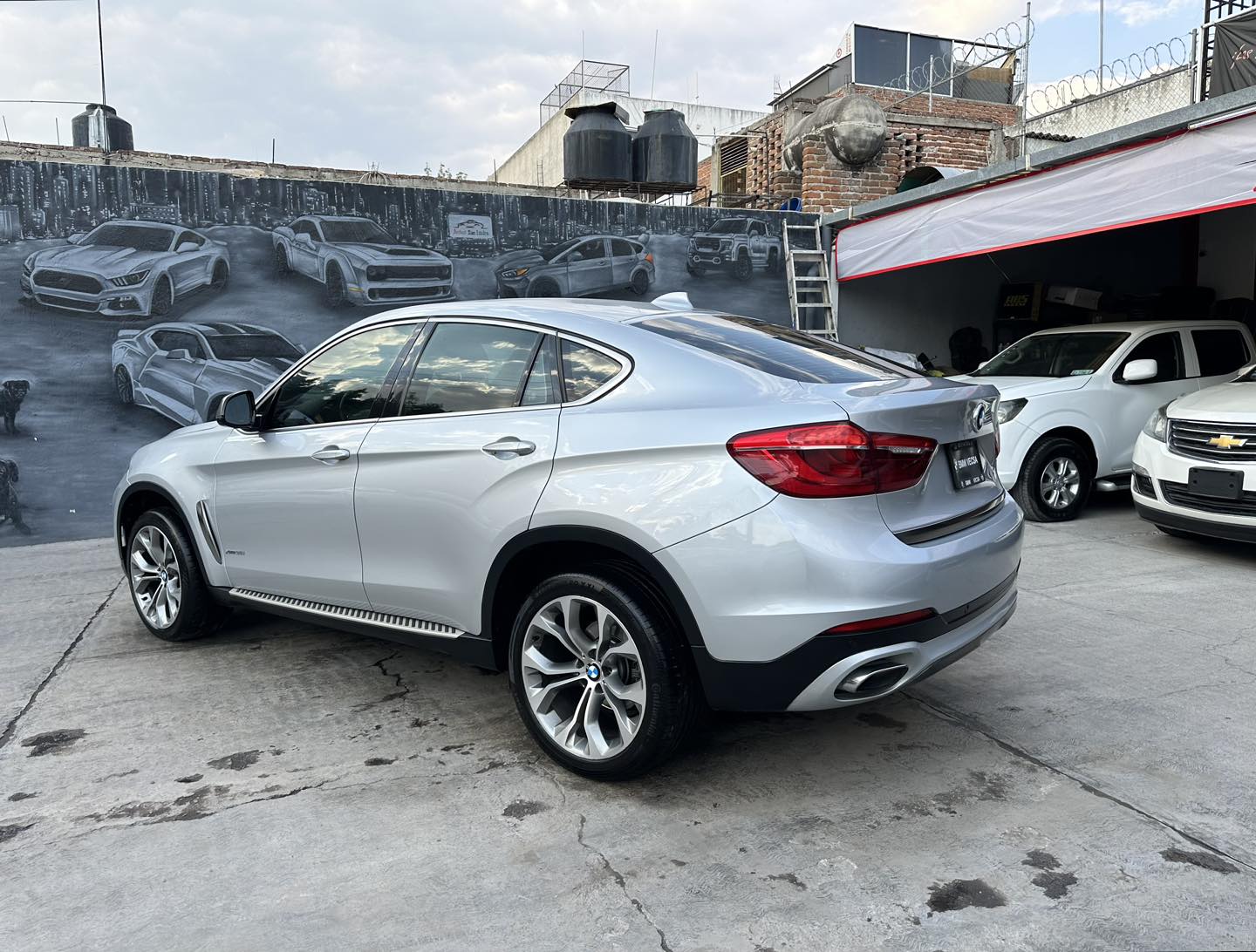 X6 - BMW